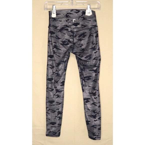 ZYIA Metallic Silver Black Camo Leggings 7/8 Length Stretch Women's Size 4 EUC - Picture 5 of 9